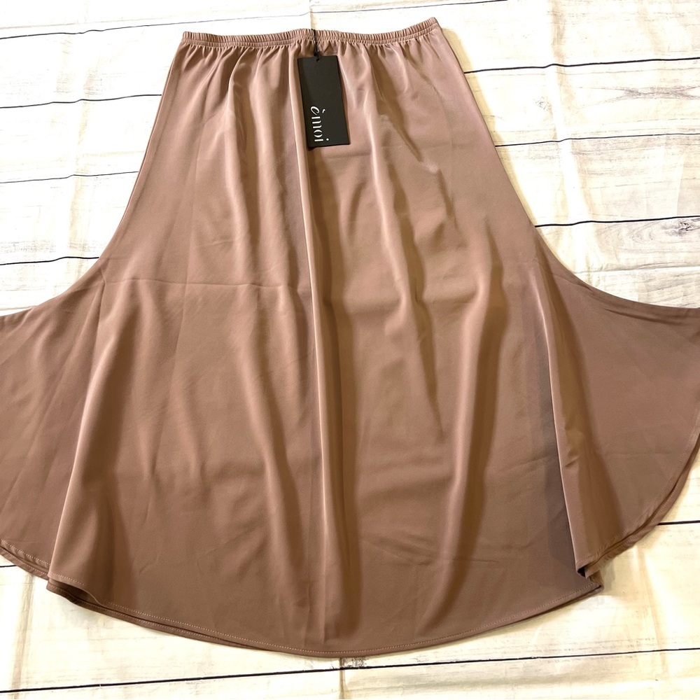 🆕 NWT C’Moi Women's Wing Skirt